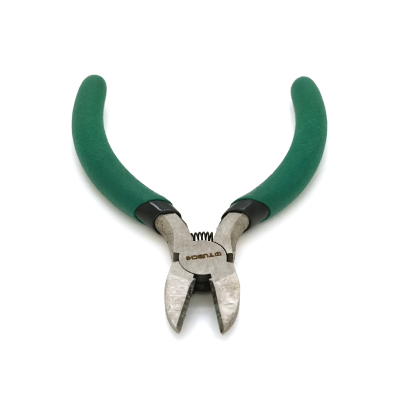 Кусачки VOLTRONIC 5-дюймові, зелені ручки, 120х16мм Кусачки VOLTRONIC 5-дюймові, зелені ручки, 120х16мм
